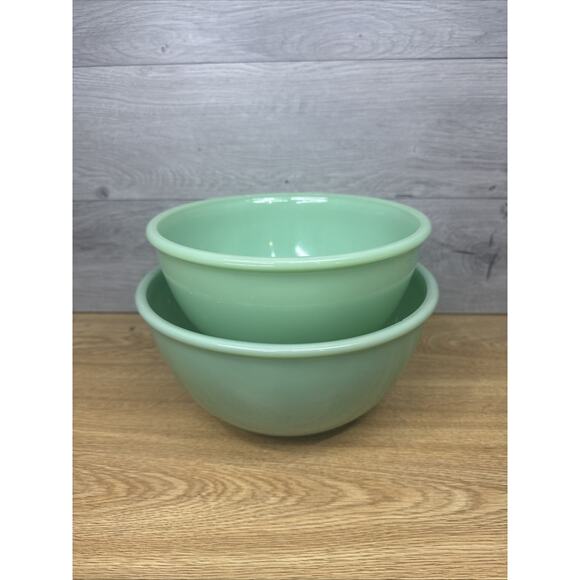 VTG Fire King Jadeite Green Anchor Hocking 3.5qt & 2.5qt Mixing Bowl~2 Pc Set - Picture 1 of 12
